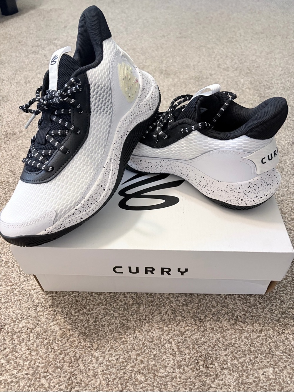 Curry Low-Top Basketball Shoes - NEW size 7Y